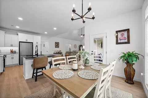 Dining - 1031 Northside Dr, Dickson, TN 37055 photo 2 of 2