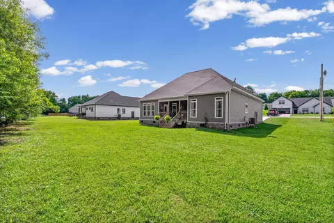 Exterior - 1031 Northside Dr, Dickson, TN 37055 photo 6 of 6
