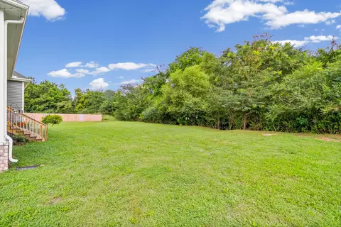 Exterior - 1031 Northside Dr, Dickson, TN 37055 photo 5 of 6