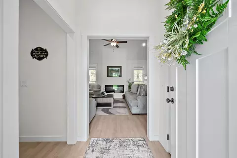 Entry Way - 1031 Northside Dr, Dickson, TN 37055 photo 1 of 4