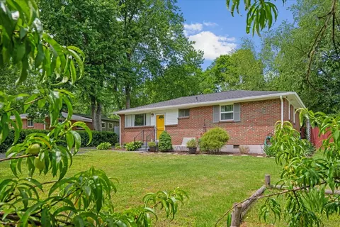 2920 Twin Lawn Dr, Nashville, TN 37214