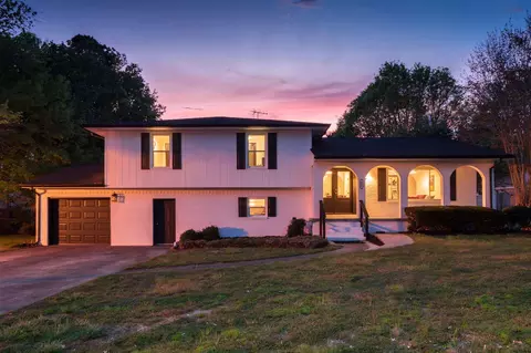 157 Mapleton Dr NW, Cleveland, TN 37312