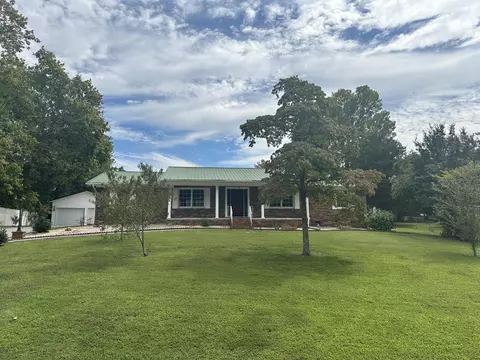 141 Oak Cir, Rocky Top, TN 37769