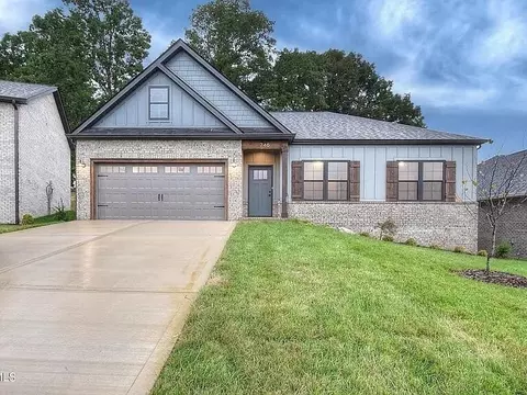 746 Hunts Ter Dr, Kingsport, TN 37663