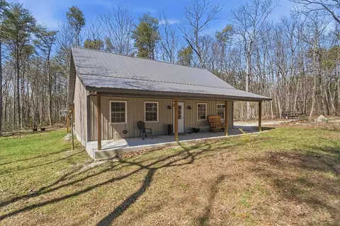 1978 Highland Bluffs Trl, Pelham, TN 37366