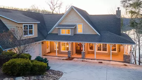 627 Windsor Ln, Jacksboro, TN 37757