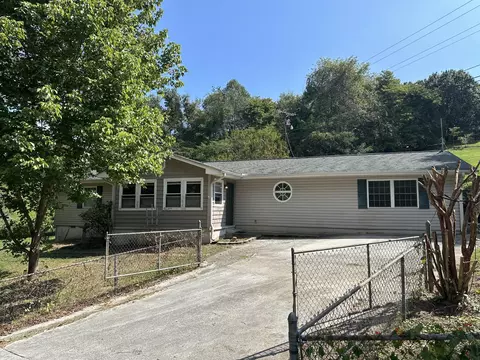 105 Sierra Ln, Rocky Top, TN 37769