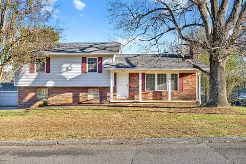 930 Tri Cir NE, Cleveland, TN 37312