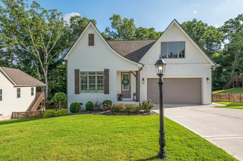 6406 Satjanon Dr, Ooltewah, TN 37363