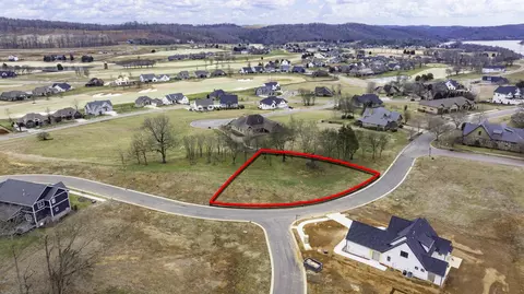 987 Eagle Point Dr, Loudon, TN 37774