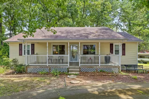 2068 Mulberry Ln, Tunnel Hill, GA 30755