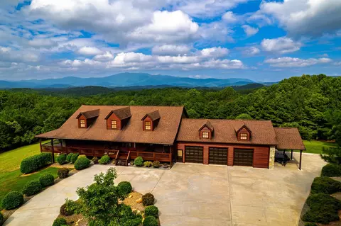 156 Pineview Ln, Copperhill, TN 37317