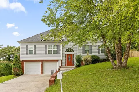 330 Celestial Ln, Hixson, TN 37343