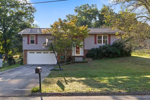 8238 Blue Spruce Dr, Hixson, TN 37343
