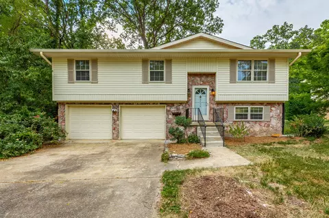 8450 Cross Timbers Cir, Hixson, TN 37343