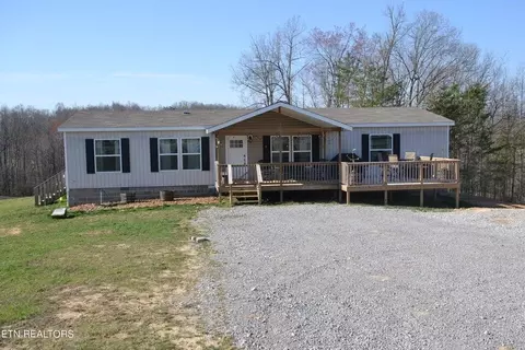 1033 Flynns Cove Rd, Crossville, TN 38572
