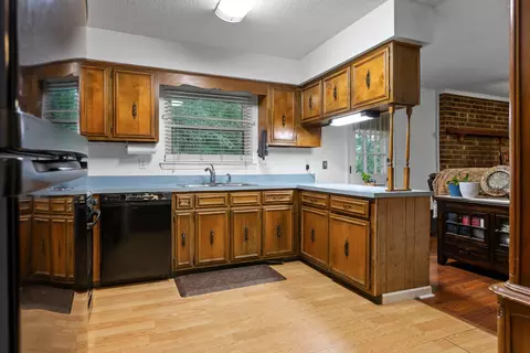 Kitchen - 1135 Shady Fork Rd, Chattanooga, TN 37421 photo 3 of 3