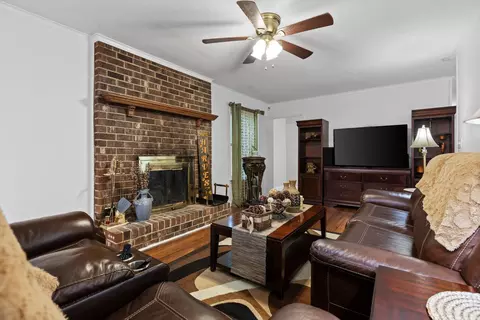 Living - 1135 Shady Fork Rd, Chattanooga, TN 37421 photo 4 of 5