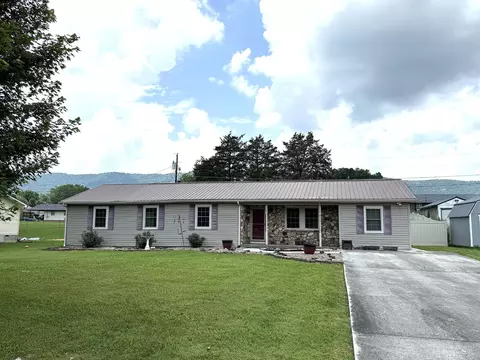 324 Farris Cir, La Follette, TN 37766