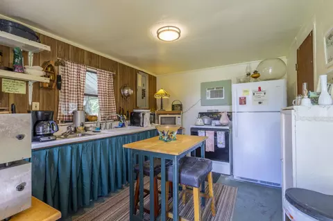 Kitchen - 19853 Us 64, Murphy, NC 28906 photo 1 of 2