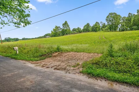 908 Earl Broady Rd, Evensville, TN 37332
