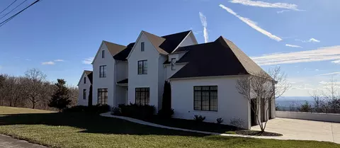 1006 Sawyer Cemetery Rd, Signal Mountain, TN 37377