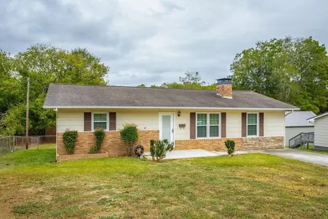 305 Hall St, La Fayette, GA 30728