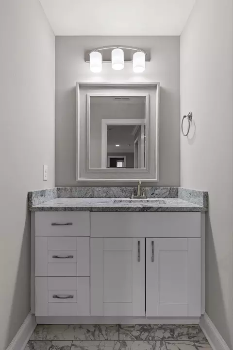 Bath - 8975 Silver Maple Dr, Ooltewah, TN 37363 photo 7 of 7