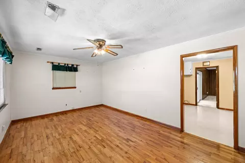 217 Meadow Ln, Sweetwater, TN 37874