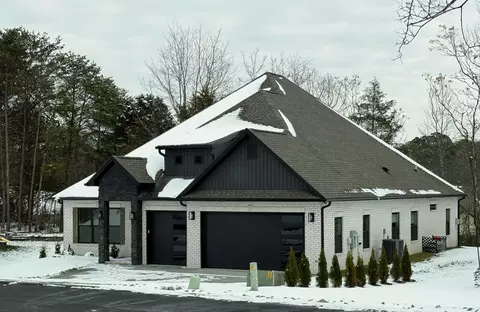 404 Elokwa Pl, Loudon, TN 37774