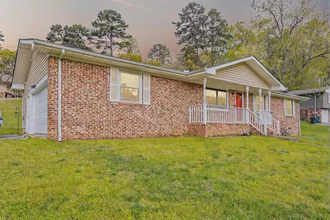 1609 S Winer Dr, Soddy Daisy, TN 37379