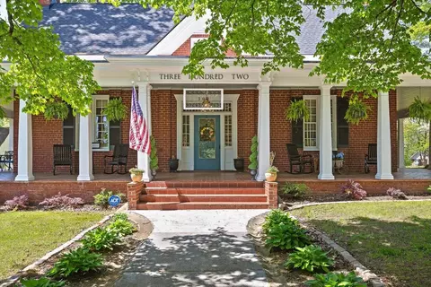 302 S Main St, La Fayette, GA 30728