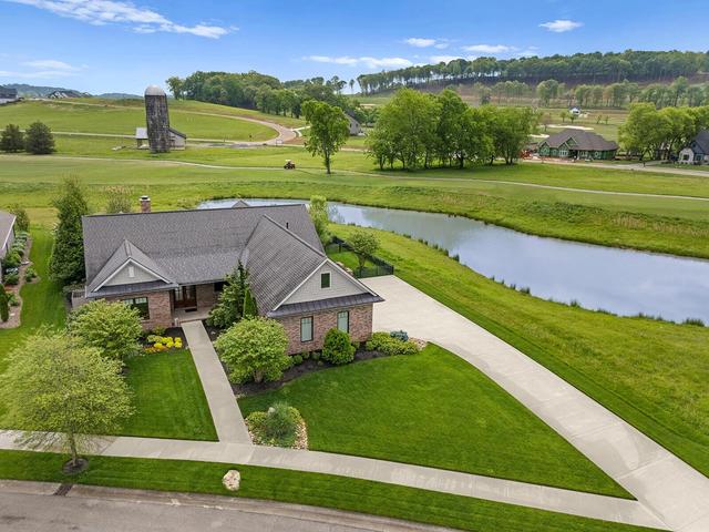 480 Indian Cave Dr, Loudon, TN 37774