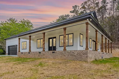 376 Wolfe St, Cohutta, GA 30710