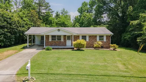 8104 Luscombe Dr, Knoxville, TN 37919
