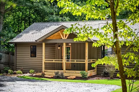 570 Cabin Trl, Blue Ridge, GA 30513