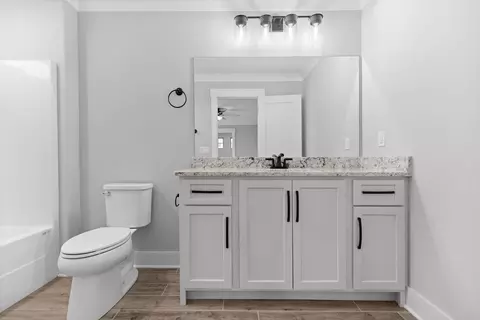 Bath - 3187 Grassland Cir, Apison, TN 37302 photo 6 of 10