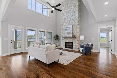 Living - 3187 Grassland Cir, Apison, TN 37302 photo 3 of 3