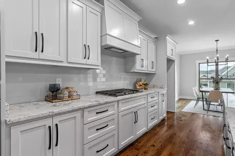 Kitchen - 3187 Grassland Cir, Apison, TN 37302 photo 3 of 3