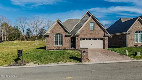 201 Zion Cove Ln, Englewood, TN 37329