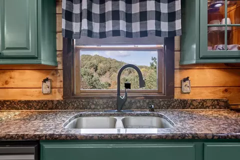 Kitchen - 161155 Cherokee Ridge Dr, Ocoee, TN 37361 photo 7 of 7