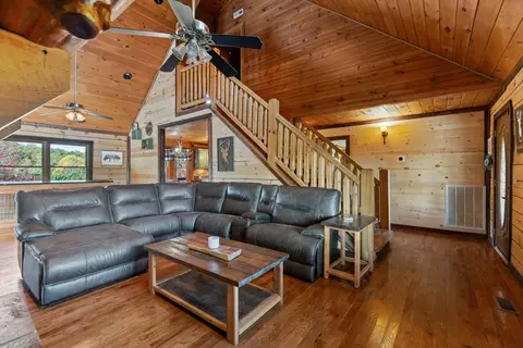 Living - 161155 Cherokee Ridge Dr, Ocoee, TN 37361 photo 4 of 6