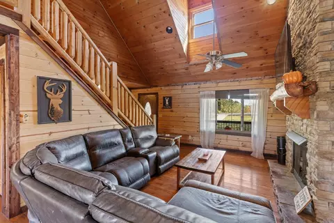 Living - 161155 Cherokee Ridge Dr, Ocoee, TN 37361 photo 1 of 6