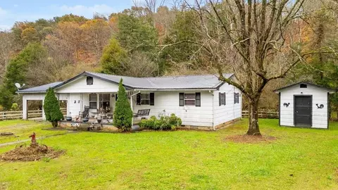 2500 Van Davis Rd, Charleston, TN 37310