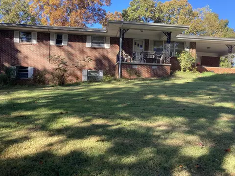 1028 Moore Rd, Charleston, TN 37310