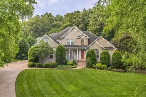 7813 Clara Chase Dr, Ooltewah, TN 37363