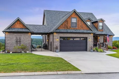 10927 High River Dr, Soddy Daisy, TN 37379