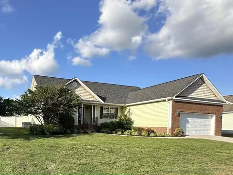 129 Thoroughbred Dr NW, Cleveland, TN 37312