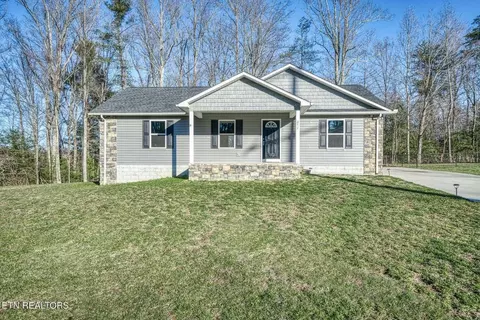 272 Ferry Bend Trl, Crossville, TN 38571