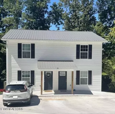 17181720 View St, Athens, TN 37303